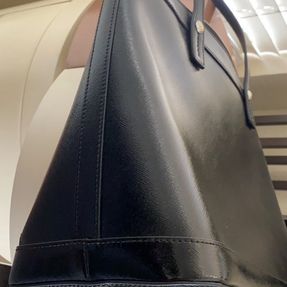 Brand New Henri Bendel Tote and Brand new wallet - Picture 5 of 16